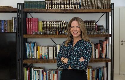 "הארד קור" – מוריה קור על הילדות בבית של מר עברית